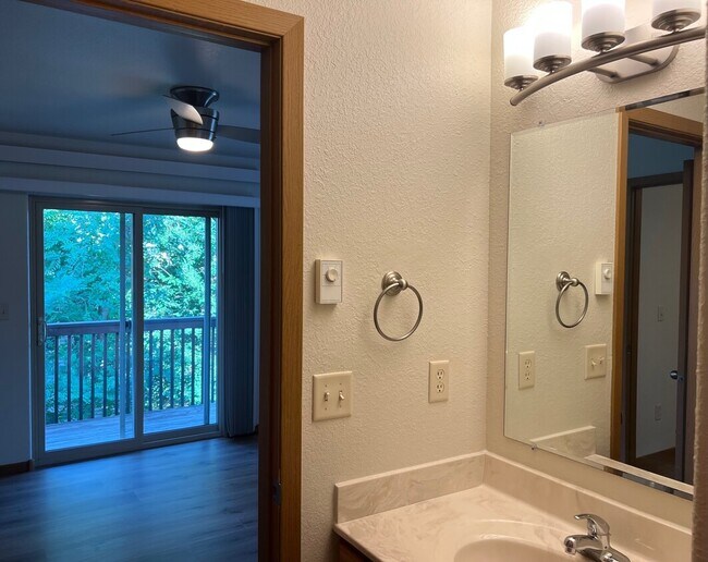 Building Photo - 956 Stahl Ct