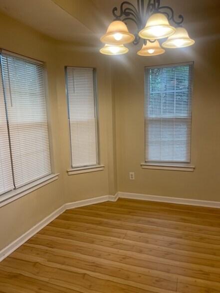 Building Photo - 2715 Windsor Ct