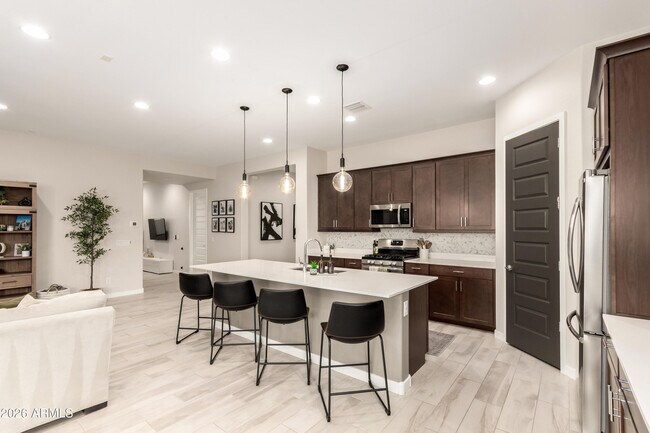 Building Photo - 2034 W Sleepy Ranch Rd