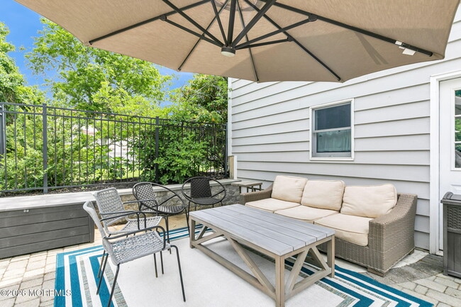 Building Photo - 16 Bingham Hill Cir