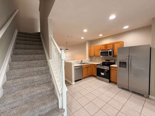 Building Photo - NEWLY UPGRADED 2BD/2.5 BATH TOWNHOME IN THE EXCLUSIVE WYNCHASE COMMUNITY!!