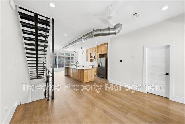 Building Photo - 408 Rayner Ave