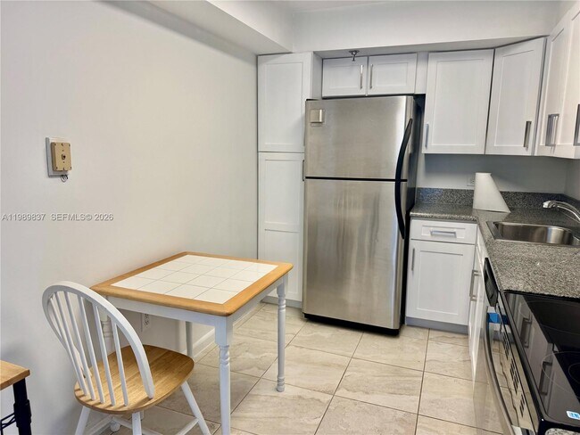 Building Photo - 20515 E Country Club Dr