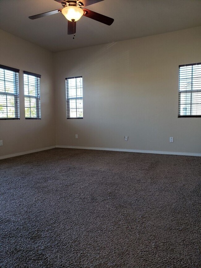 Building Photo - 3+2.5 Single Family Home at Riverpark
