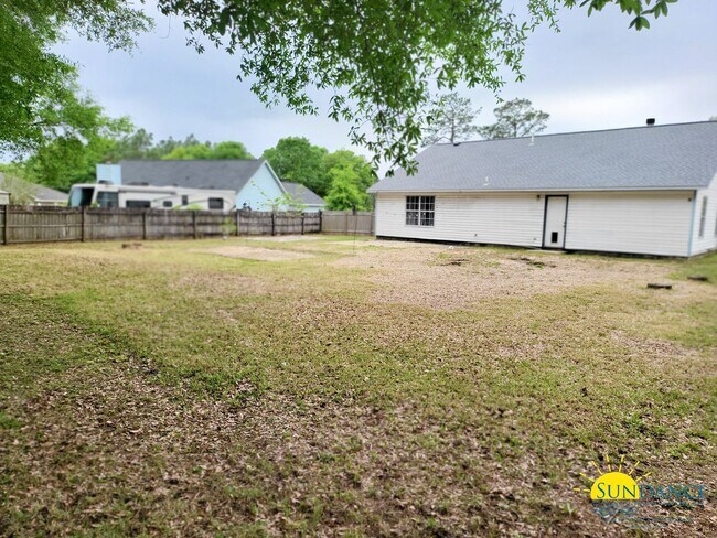 Building Photo - Beautiful 3 bedroom home in South Crestview!