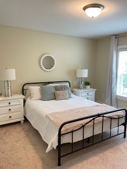 Building Photo - 177 Pineland Cir