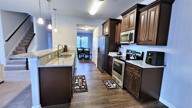 Building Photo - 1224 Elder Ave
