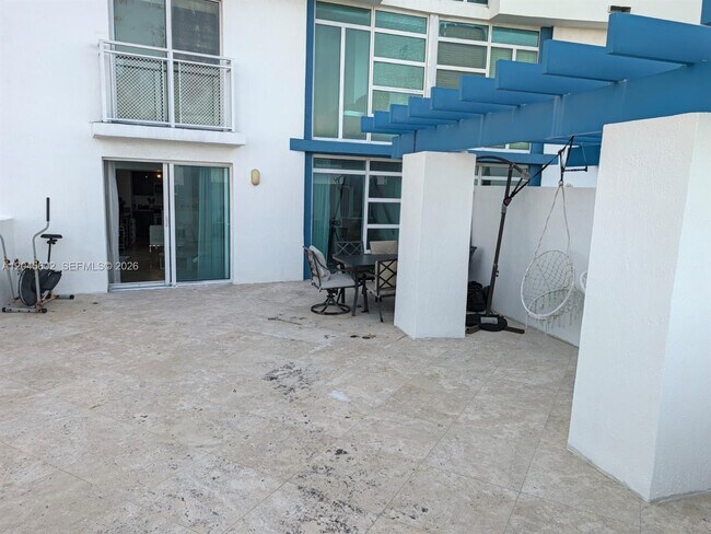 Building Photo - 7600 Collins Ave