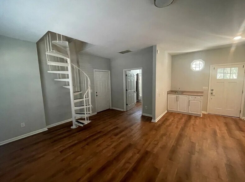 Building Photo - 4918 Old Mears Rd