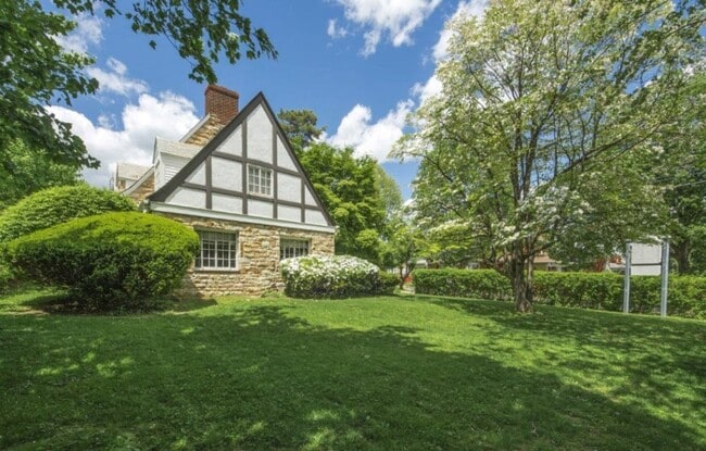 Building Photo - Patterson House