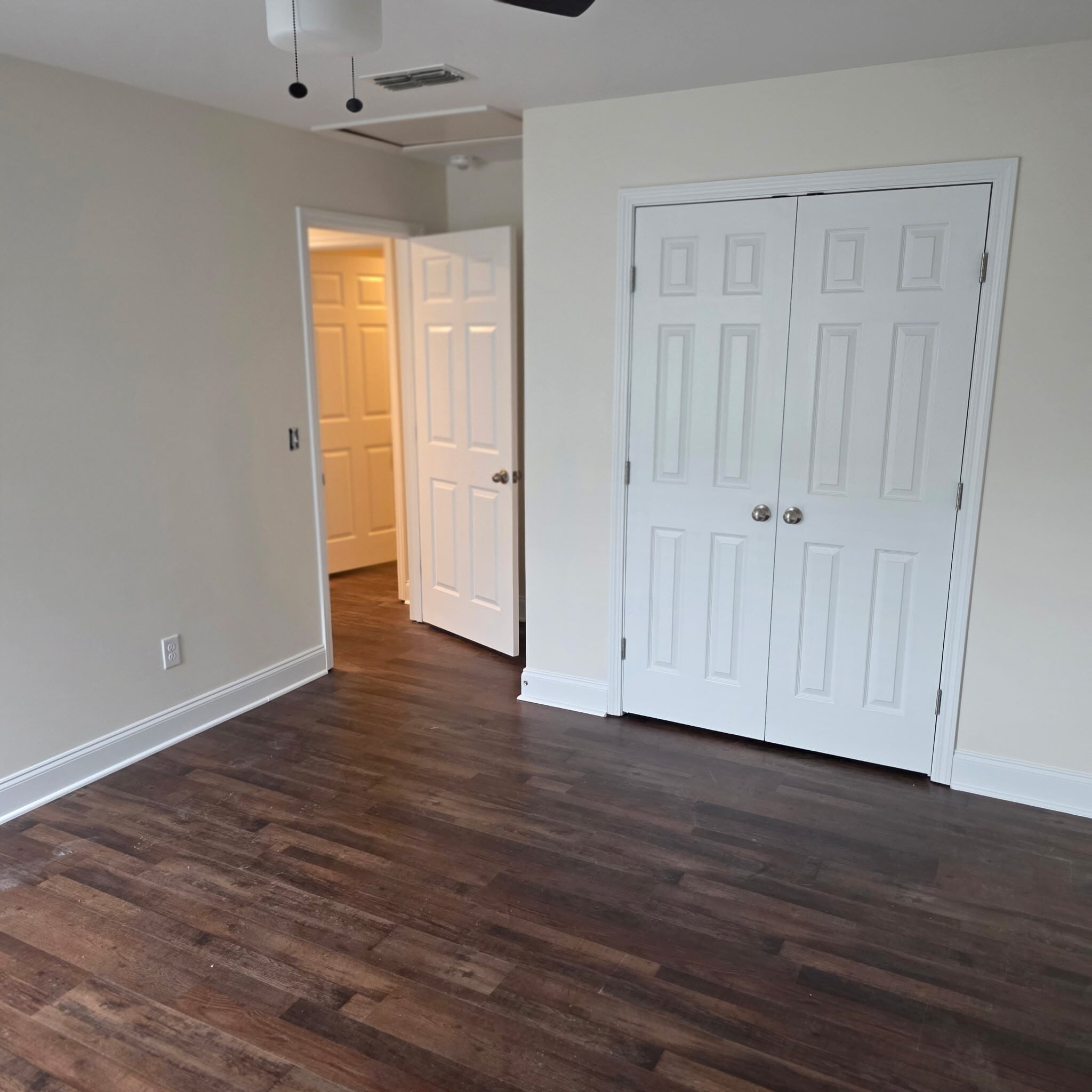 Building Photo - 466 Carriage House Ln