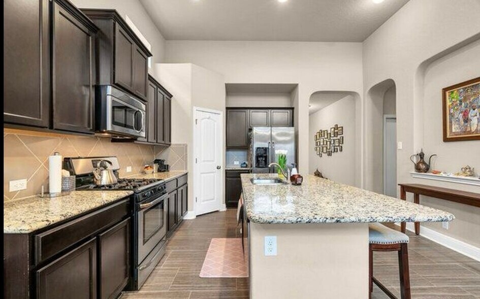 Building Photo - 630 Hollimon Pky