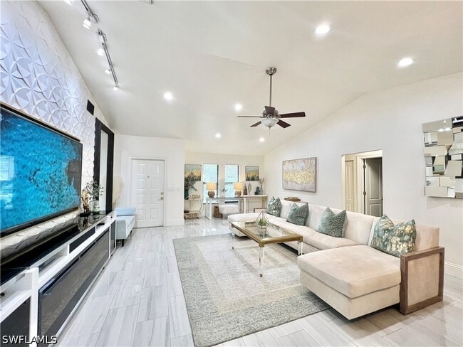 Building Photo - 2499 River Reach Dr