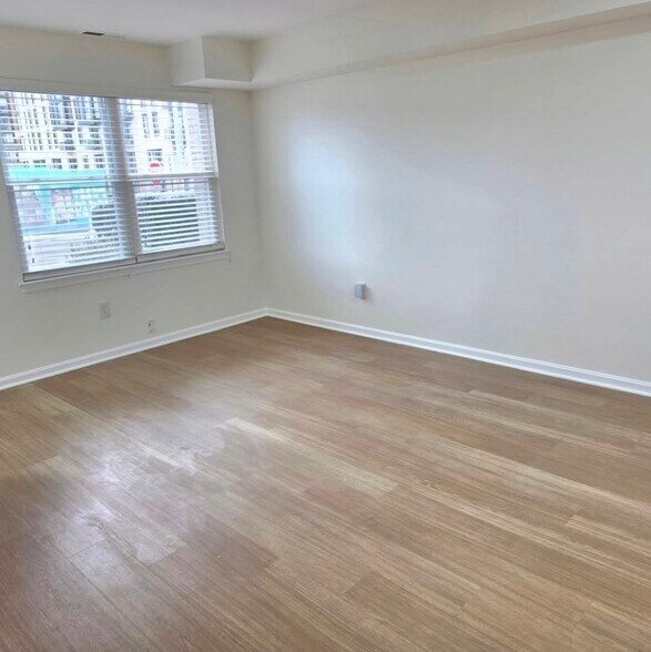 Building Photo - 1144 1st St NW