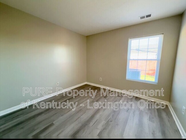 Building Photo - 222 Buffalo Trce