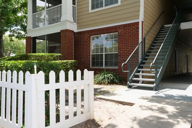 Building Photo - Upgraded Condo in Gated Community of Plant...