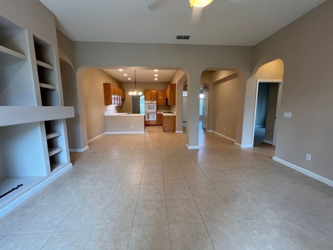 Building Photo - Charming Home Located in the Heart of Folsom