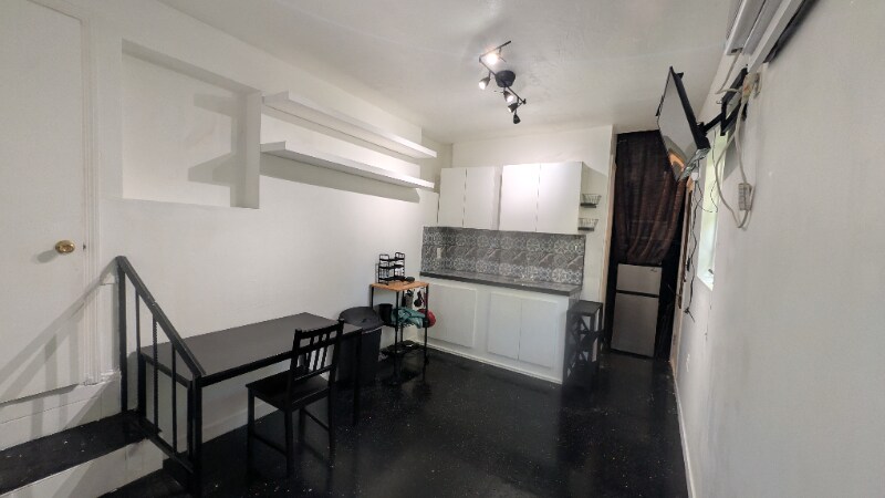 Building Photo - 1145 NW 48th St