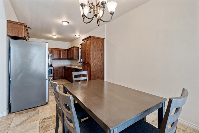 Building Photo - 103 Spike Run