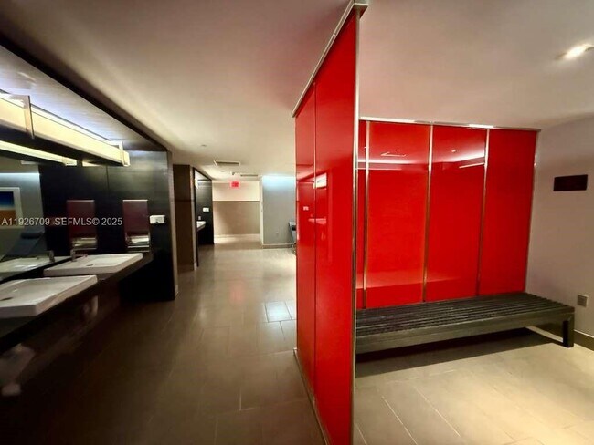 Building Photo - 1850 S Ocean Dr