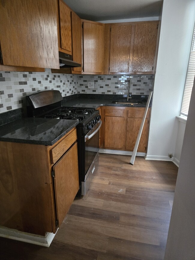 Building Photo - 4221 W Girard Ave
