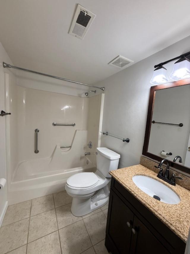 Building Photo - 7 Fairways Cir