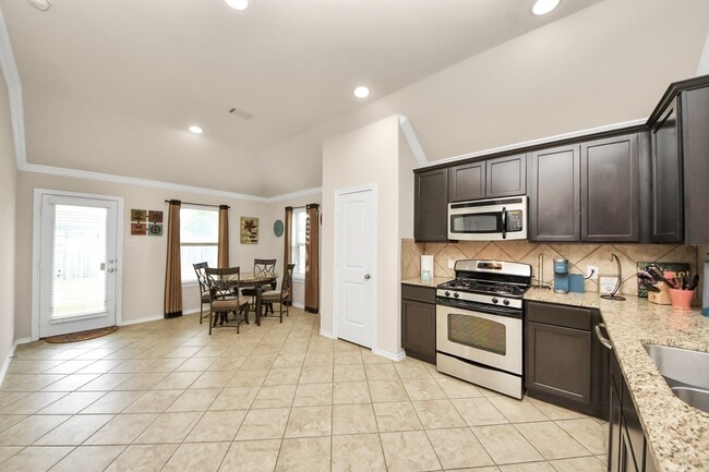 Building Photo - 13810 Beckledge Ln
