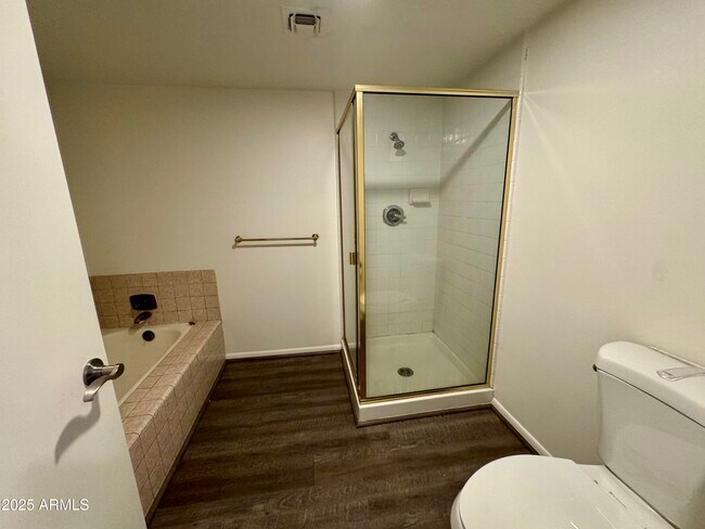 Building Photo - 7950 E Starlight Way