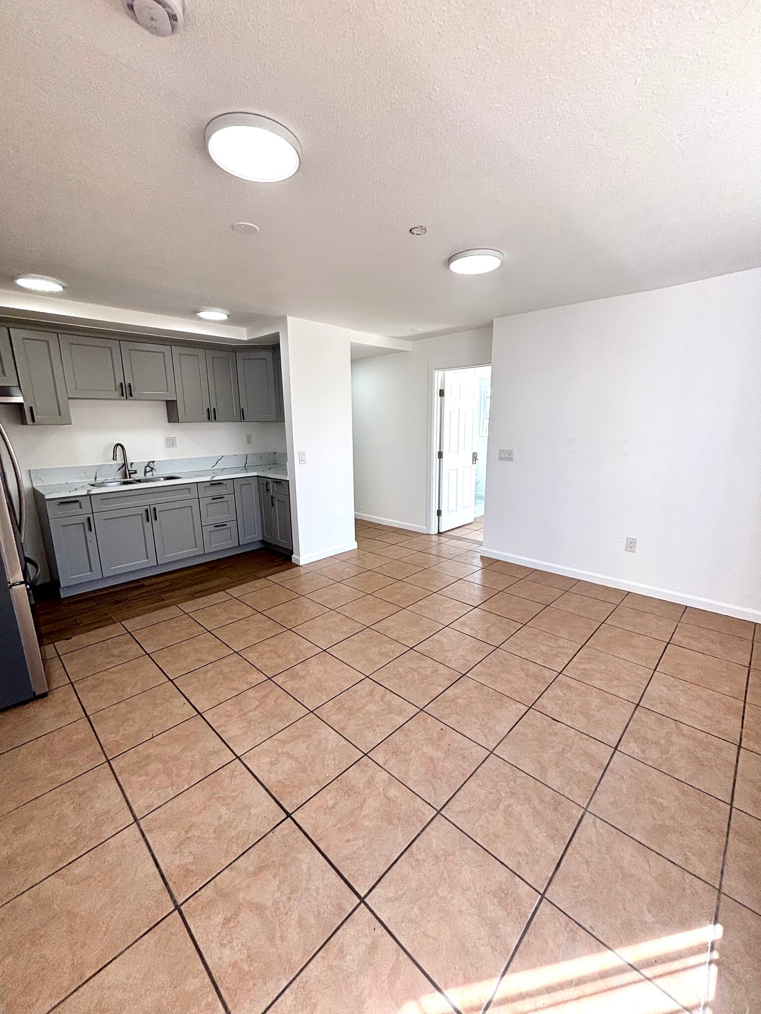 Building Photo - 1738 W 85th St