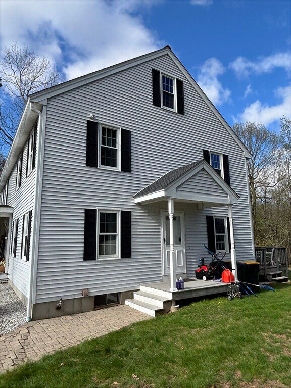 Building Photo - 10 Wilson Dr