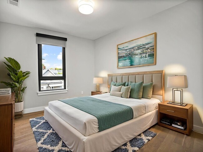 Building Photo - 9 Central St