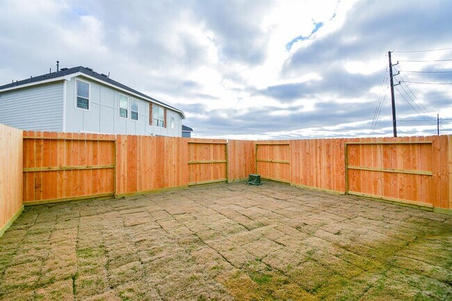 Building Photo - 5410 Holly Hvn Ct