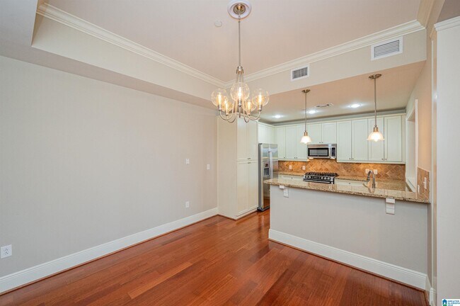 Building Photo - 350 19th St S