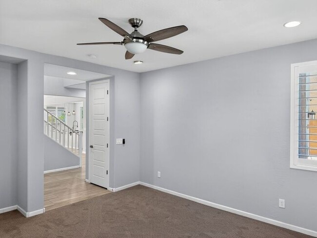 Building Photo - Stunning 5 Bed/5Bath Home in Gated Community – Over 3,100 SqFt of Modern Living -New Carpet throu...