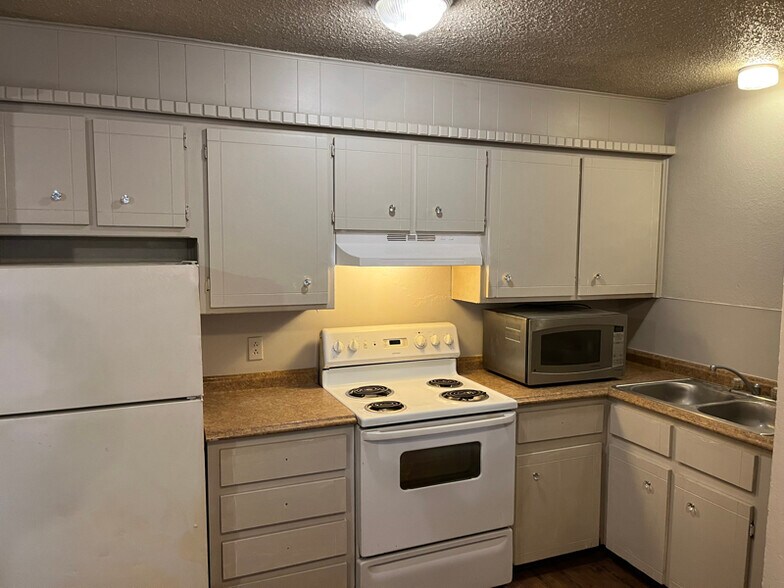 Building Photo - 5706 Brownfield Dr