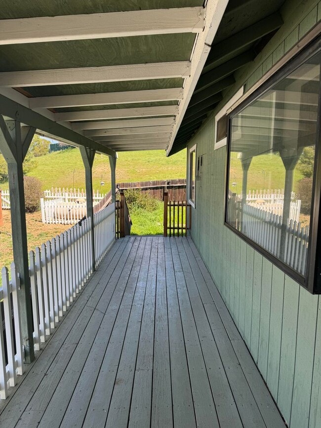 Building Photo - Cute 3 + 2 in Heritage Ranch