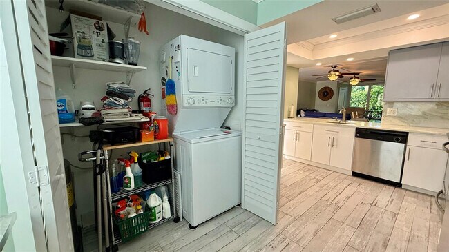 Building Photo - 12 Willowbrook Ln