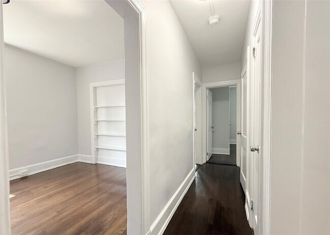 Building Photo - 230 Mamaroneck Ave