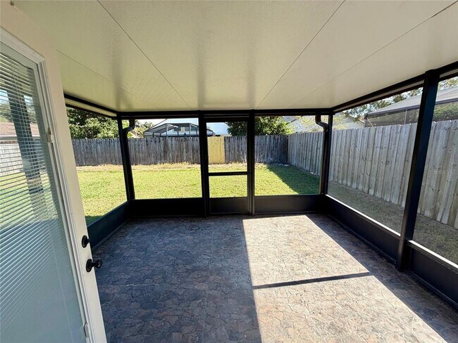 Building Photo - 809 Brightview Dr