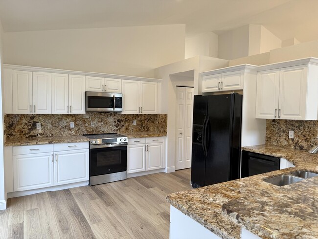 Building Photo - 7575 Doubleton Dr