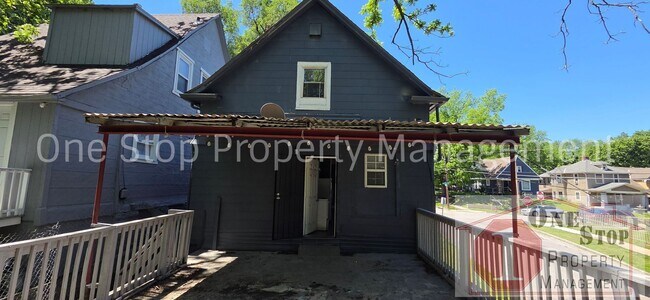 Building Photo - Spacious 2-Bedroom, 2-Bath In Kansas City!!