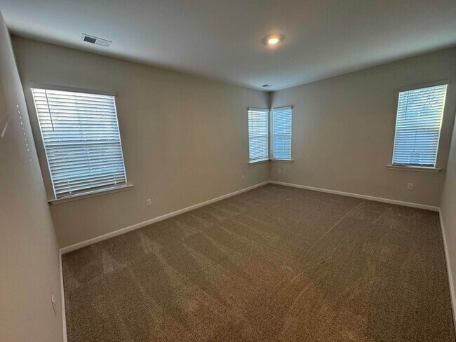 Building Photo - Bailey's Cove at Hilton Head Island | Where coastal living meets effortless elegance.