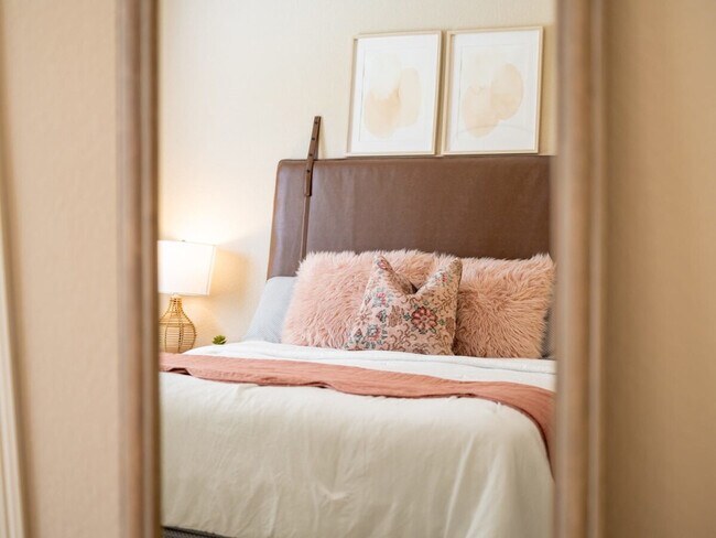 Building Photo - 4181 N Rolling Meadows Dr