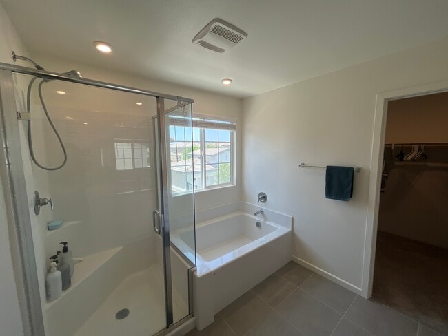 Building Photo - 24943 Dassault Ct