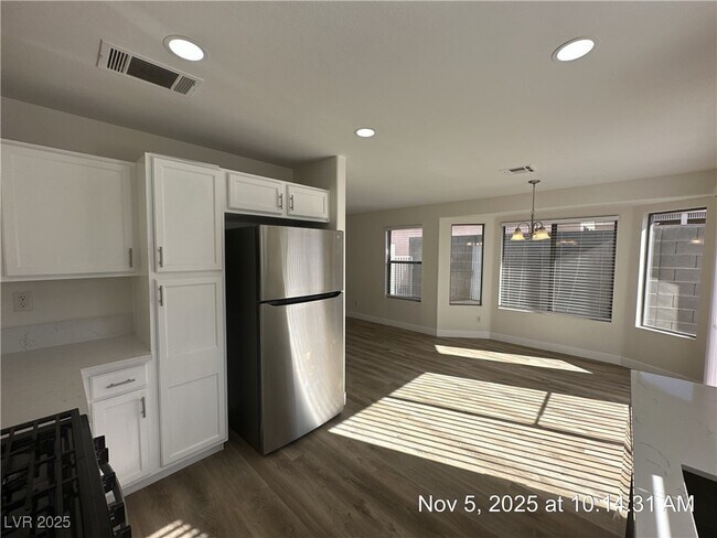 Building Photo - 6543 Blooming Sun Ct