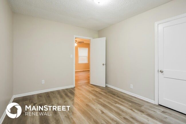 Building Photo - 4225 N Jackson Ave