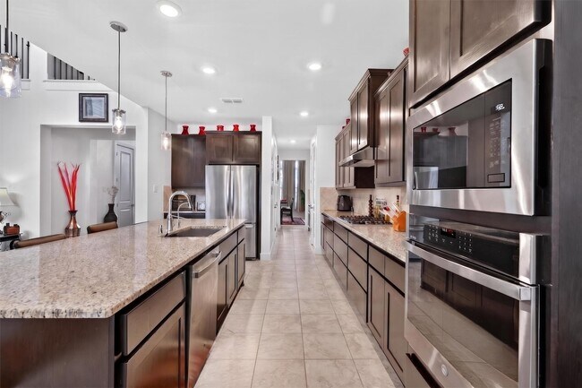 Building Photo - 21711 Emerton Cres Wy