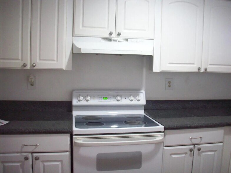 Building Photo - 336 NW 114th Ave