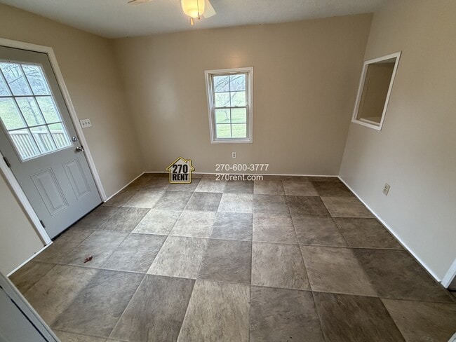 Building Photo - 3145 Old State Rd