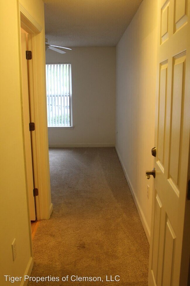 Building Photo - 211 Harts Cove Way